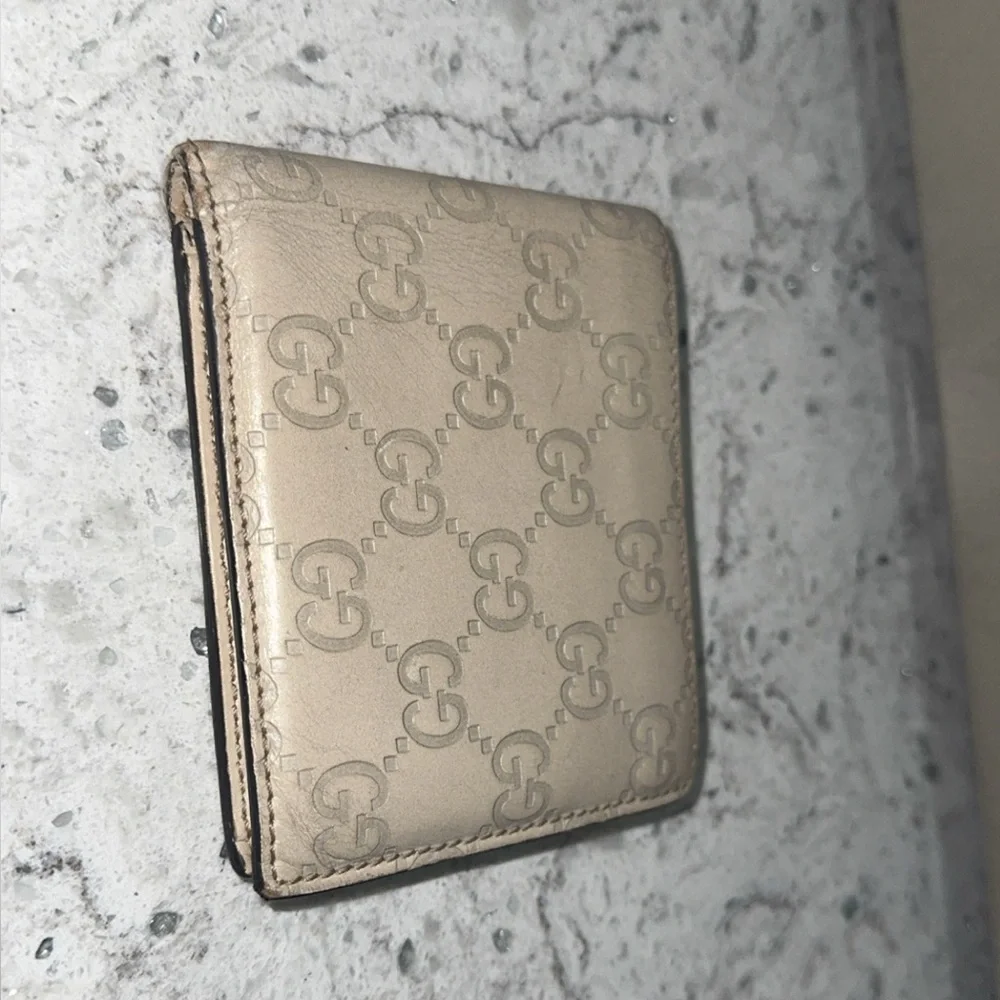 Gucci GG Signature Leather Bifold Wallet AUTHENTIC